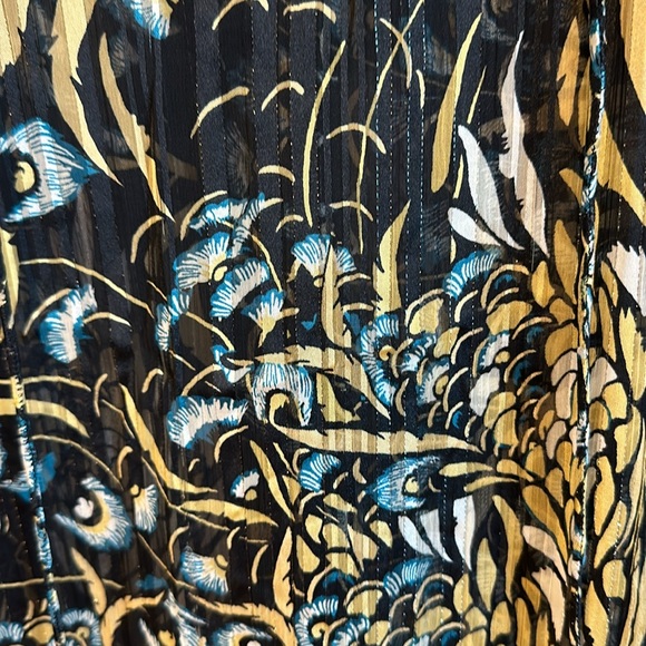 White House Black Market 🖤🤍🖤 Blouse - Picture 2 of 7